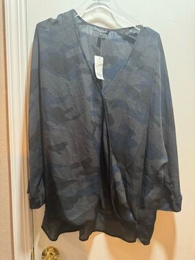 NWT Banana Republic Camouflage Dolman Sleeve Top in Size L